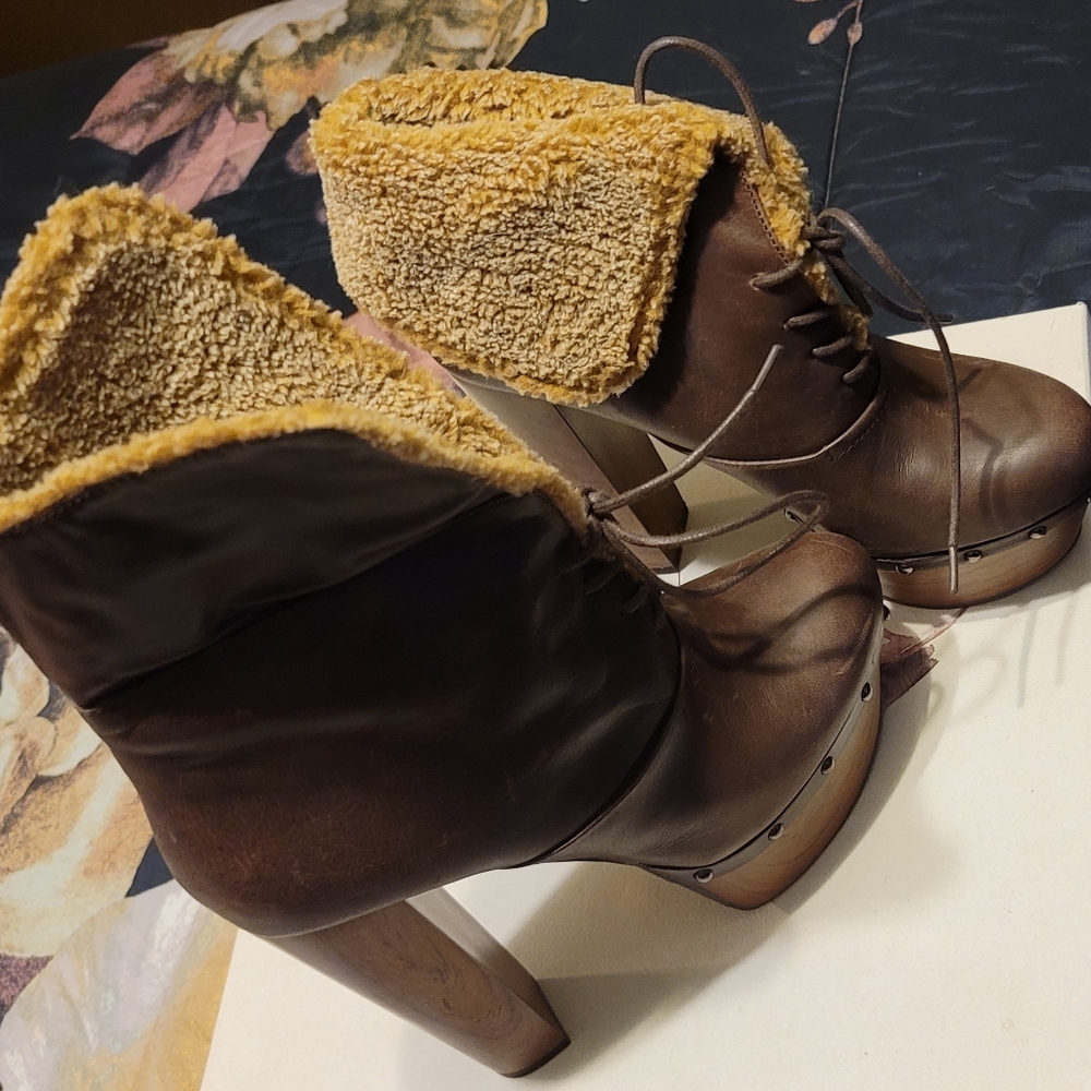 Jessica Simpson, chocolate booties, 8